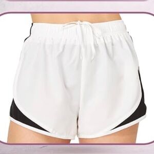 🌸NEW Women’s Athletic Ultra Performance Short Comfort Stretch Sz L With Tags.